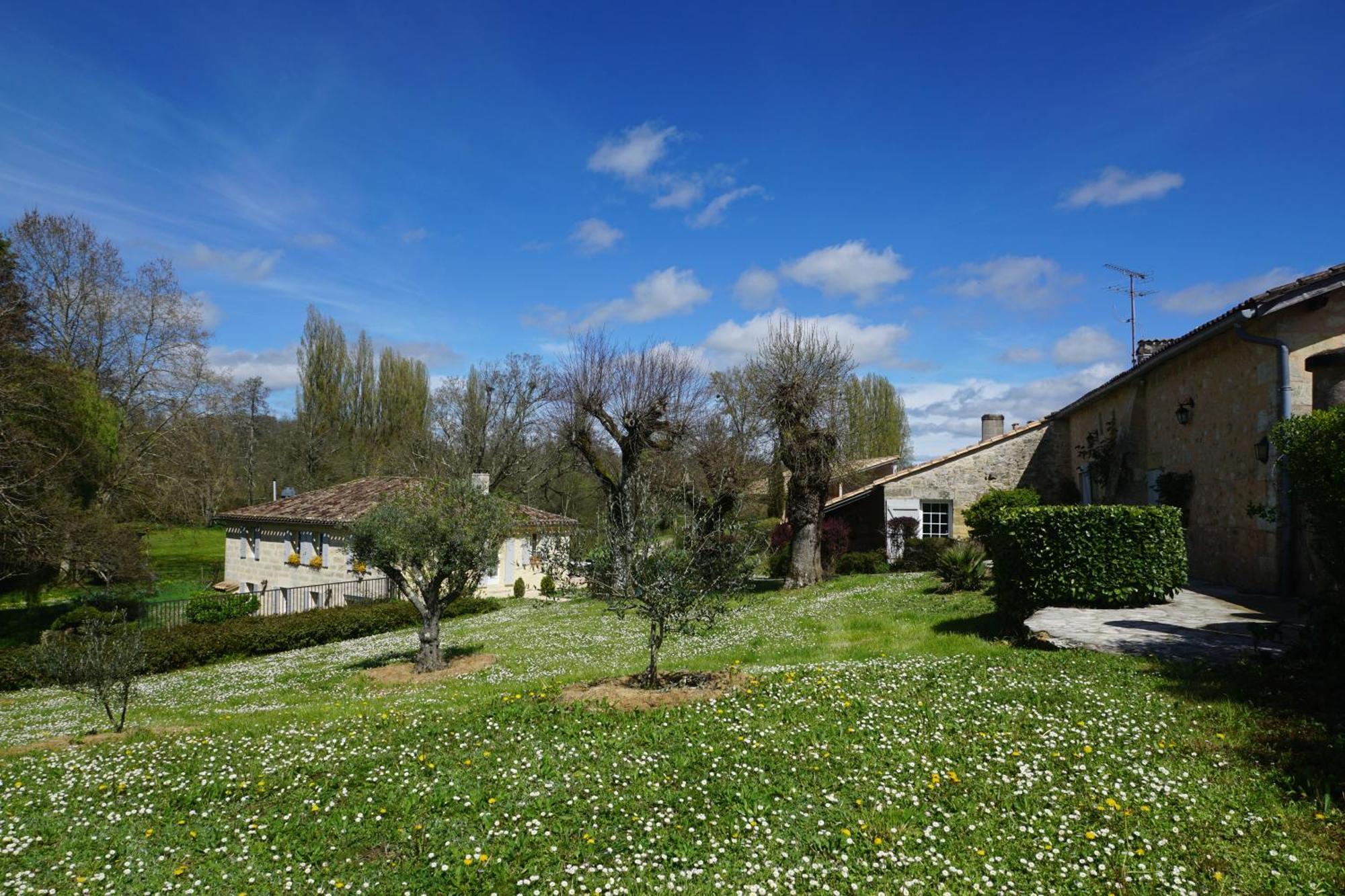 فندق Moulin Notre Dame Saint-Genès-de-Castillon المظهر الخارجي الصورة